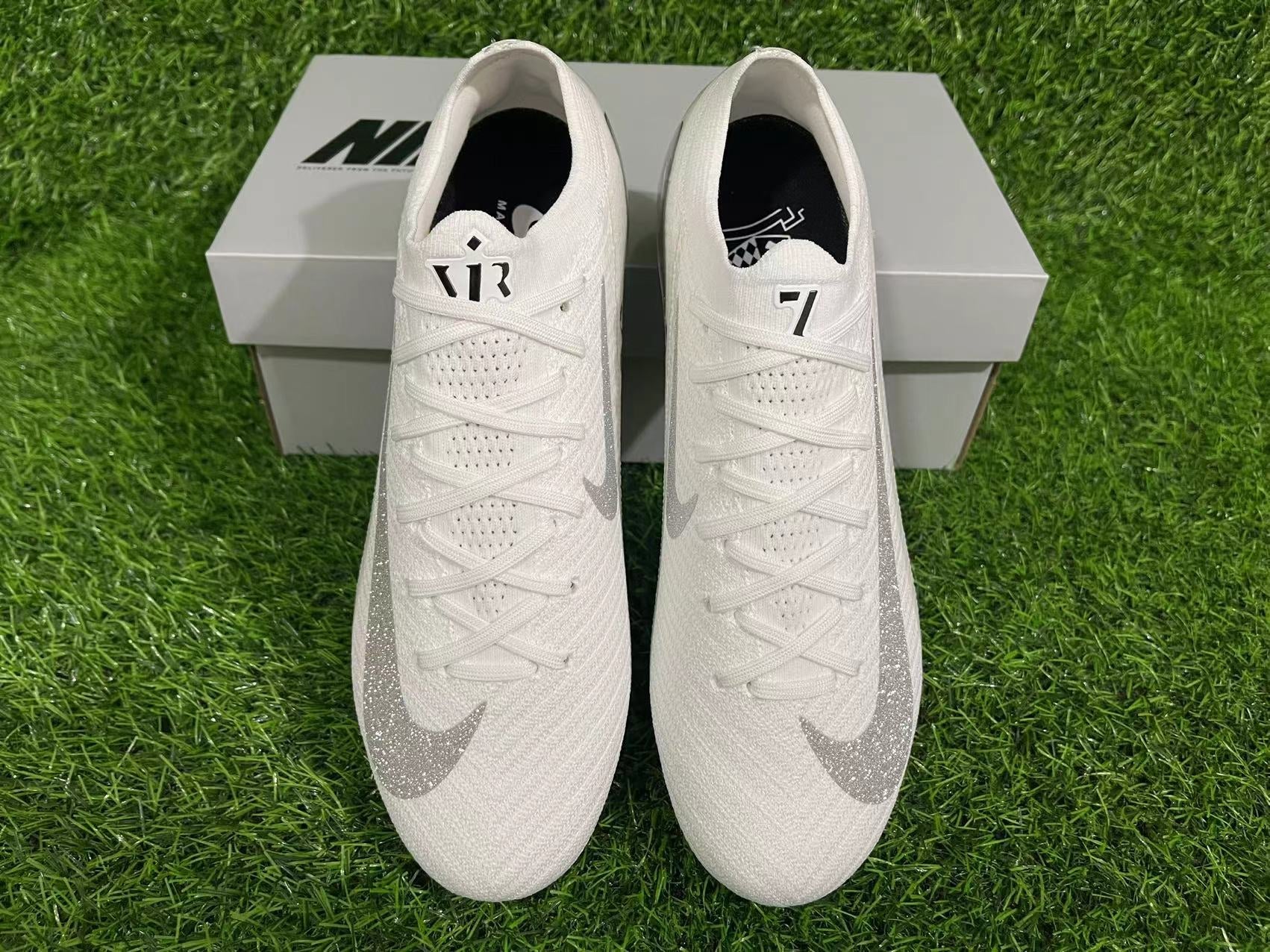 Crampons  Mercurial Vapor XV Elite